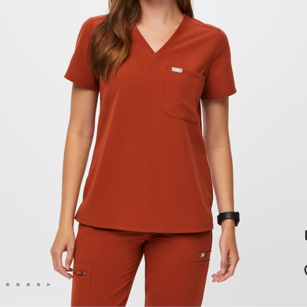 Figs auburn scrub set